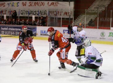 Budget und Zuschauer: So planen die Eispiraten Crimmitschau die Saison 2021/22 - Die Eispiraten Crimmitschau haben am Freitag die Lizenz für den Start in der Deutschen Eishockeyliga 2 erhalten. 