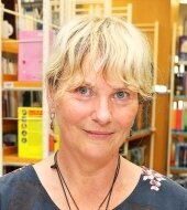 Büchereien dürfen mit 3G geöffnet bleiben - GabrieleKlöpfel - Leiterin der Stadtbibliothek in Crimmitschau