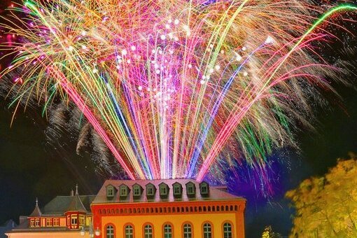 Das beliebte Musikalische Feuerwerk am Vorabend des Tags der deutschen Einheit findet diesmal am Sonntag, 22 Uhr statt.