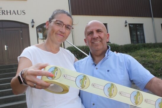 Bürgerhaus bald ein Pasta-Paradies - Diana und João Grincho wollen in Taura eine Nudelmanufaktur eröffnen. Die Etiketten für einige Produkte sind schon gedruckt. 