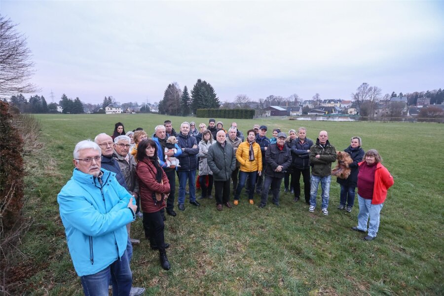Bürgerinitiative will Baugebiet im Chemnitzer Ortsteil Grüna verhindern - Auf einer großen Grünfläche neben dem Wohngebiet Am Hexenberg soll ein neues Baugebiet entwickelt werden. Immer mehr Anwohner schließen sich einer Bürgerinitiative dagegen an.