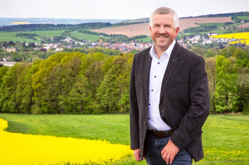 Steffen Schneider auf dem Ranis in Görbersdorf. Der 57-Jährige will zum dritten Mal Bürgermeister von Oederan werden. 