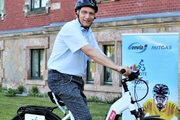 Bürgermeister kann losradeln - Flöhas Oberbürgermeister Volker Holuscha radelt für den Städtewettbewerb. 