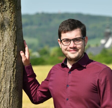 Martin Kralapp möchte mit 22 Jahren Bürgermeister von Seelitz werden und für einen Generationswechsel sorgen. Gern geht er in seinem Heimatort spazieren. 