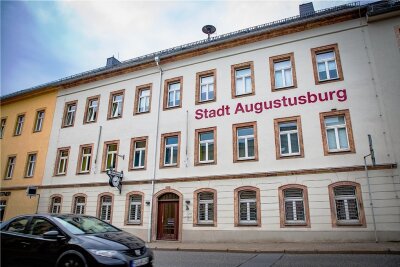 Bürgermeisterwahl Augustusburg: Eine Absage und zwei Unbekannte - Voraussichtlich am 8. November soll über die Zulassung der Kandidaten zur Bürgermeisterwahl in Augustusburg getagt werden. 