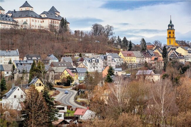 Bürgermeisterwahl in Augustusburg: Es gibt einen Gewinner, aber noch keinen Sieger - Die Bürgermeisterwahl in Augustusburg geht in die Verlängerung. Weil alle fünf Kandidaten die absolute Mehrheit verfehlten, wird am 5. Februar noch einmal gewählt. 