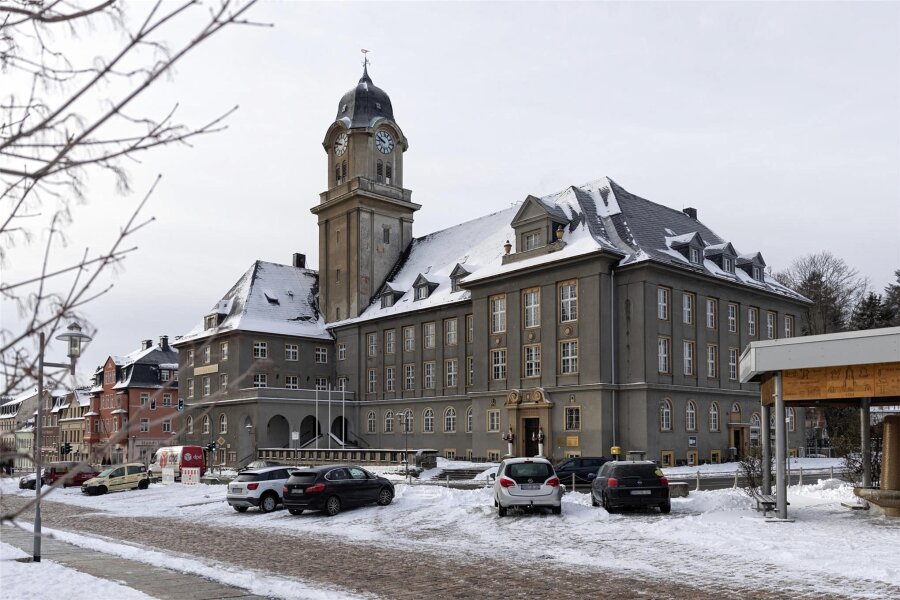 Bürgermeisterwahl in Geyer geht in die zweite Runde - Die Bürgermeisterwahl in Geyer – hier ein Archivbild vom Rathaus – geht am 3. März in die zweite Runde.