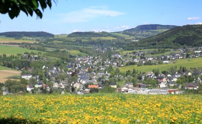 Bürgermeisterwahl in Raschau-Markersbach: Ein Quartett tritt an - Für die Großgemeinde Raschau-Markersbach, zu der auch der Ortsteil Langenberg gehört, stehen am 12. Juli vier Kandidaten zur Wahl. 