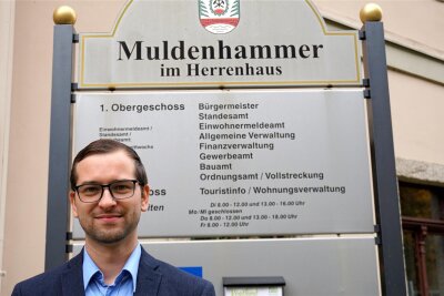 Bürgermeisterwahl Muldenhammer 2024: Philipp Sandner wirft als erster Kandidat den Hut in den Ring - Philipp Sandner (33) reichte am Donnerstag seine Kandidatur für das Bürgermeisteramt in Muldenhammer ein.
