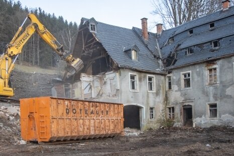 Bürgerpark statt Industriebrache - Rückblick: Im Januar vergangenen Jahres wurde die alte Harzer-Fabrik in Herold abgerissen. 
