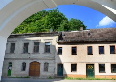 Bund stellt Geld für Gedenkstätte in Aussicht - In diesen Häusern soll in Sachsenburg die KZ-Gedenkstätte eingerichtet werden. 