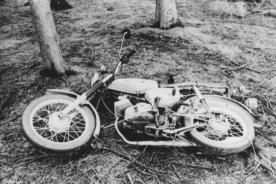 Bundesgerichtshof beschäftigt sich mit Mordfall Wunderlich - Der Tatort, wie ihn die Polizei am 10. April 1987 vorfand. Heike Wunderlich war mit dem Simson-Moped unterwegs, bevor sie ermordet wurde.