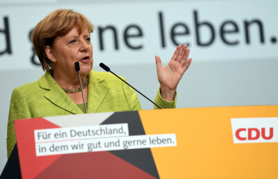 Bundeskanzlerin besucht Sachsen - Gespräch in Maschinenbaufirma - undeskanzlerin Angela Merkel (CDU) spricht einer Wahlkampfveranstaltung der CDU.