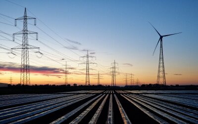 Bundesregierung will Stromtrassen schneller ausbauen - Die Ampel-Koalition will das Bundesbedarfsplangesetz ändern. Hauptziel ist, den Strom, der im Norden Deutschlands produziert wird, künftig schneller in den Süden und Westen des Landes transportieren zu können.