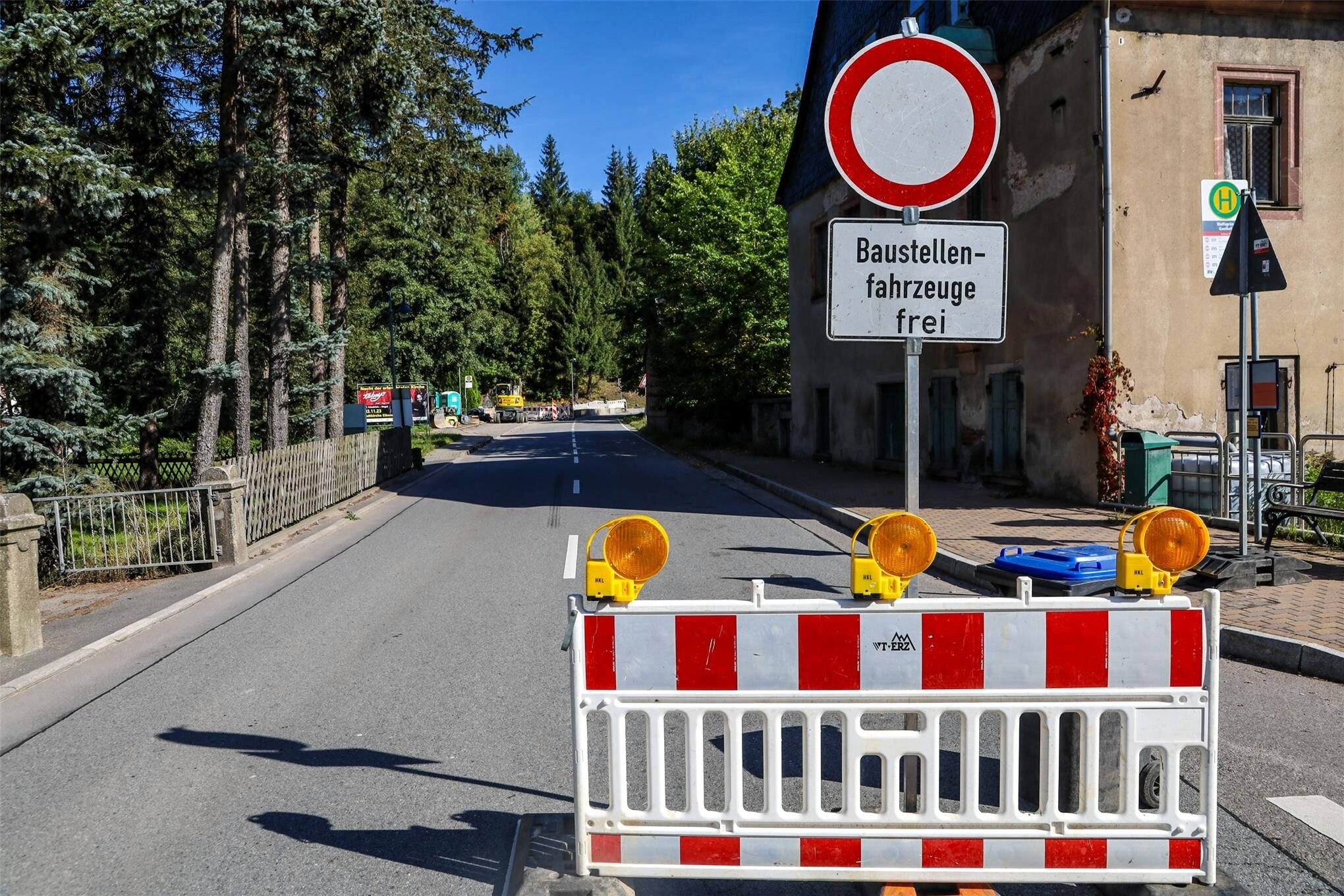 Bundesstraße 283 Im Erzgebirge Gesperrt: 15 Kilometer Umleitung Für 300 ...