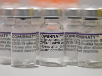 Bundestag beschließt begrenzte Corona-Impfpflicht - 