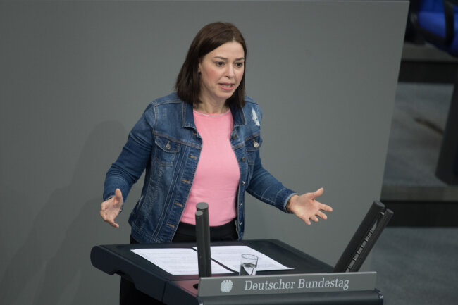 Bundestagsvizepräsidentin Yvonne Magwas zur Frauenquote der CDU: "Wir brauchen dringend mehr Frauen in Verantwortung" - Yvonne Magwas (CDU/CSU) spricht auf der Plenarsitzung des Deutschen Bundestages