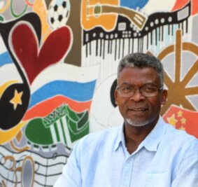 Bundesverdienstorden für Lunzenauer - Amadou Diallo ist seit der Gründung Lehrer am Europäischen Gymnasium in Waldenburg und bekommt den Bundesverdienstorden verliehen.