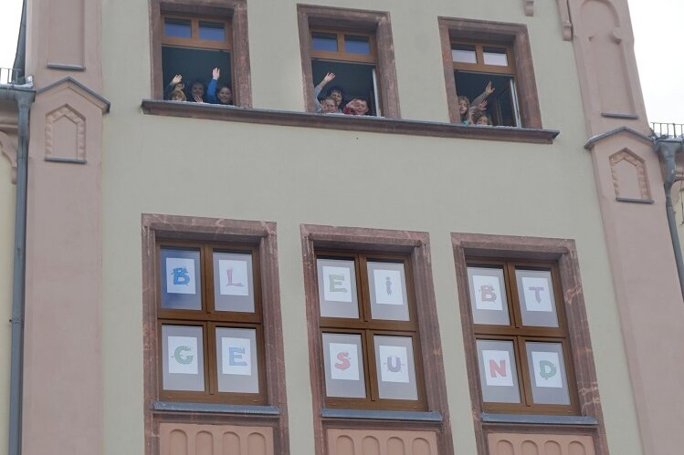 Die Kinder aus der Notbetreuung in der Kirchberger Ernst-Schneller-Grundschule.