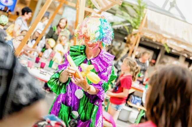 Bunte Feste zum Kindertag im Raum Stollberg - Fünf Tipps für Familien - Auch dieses Jahr soll im Paletti Park in Lugau ein Ballonclown für Spaß sorgen. 