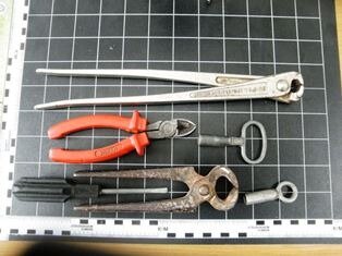 Buntmetalldieb ertappt - Dieses Werkzeug wurde bei dem Metalldieb gefunden.