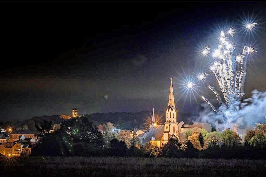 Burgstädt will bei Stadtfest abspecken - Bühne auf dem Brühl soll wegfallen - Ein Muss bei jedem Stadtfest in Burgstädt: ein Feuerwerk. 