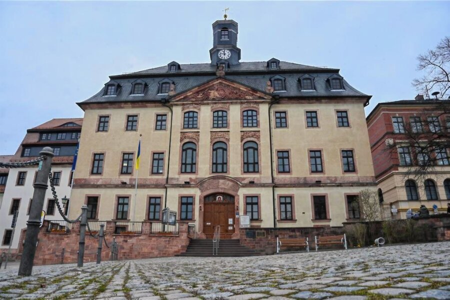 Burgstädt will trotz Krise Schulden in Höhe von 5 Millionen Euro aufnehmen - Stadtrat beschließt Haushalt für dieses Jahr mit Defizit - Der Stadtrat von Burgstädt, hier das Rathaus, hat mehrheitlich den Haushaltsplan für dieses Jahr beschlossen. 