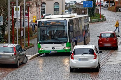 Bus: 150 Fahrten fallen im Landkreis Zwickau wegen Bauernstreik aus - Auch im Stadtverkehr in Hohenstein-Ernstthal kommt es laut RVW zu Ausfällen.