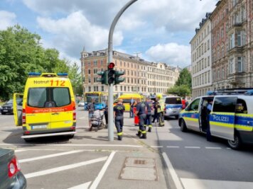 Bus muss in Chemnitz Notbremsung durchführen - drei Schwerverletzte bei Unfall an Kaßbergauffahrt - 