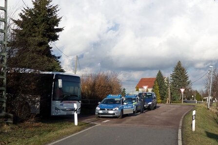 Busfahrer in Mobendorf überfallen und ausgeraubt - 