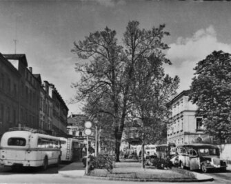 Buslinie in Reichenbach hat seit 50 Jahren Bestand - Der Busbahnhof am damaligen Karl-Marx-Platz, dem heutigen Solbrigplatz. 