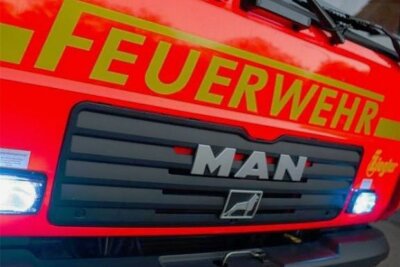 Buttersäure-Attacke in Oelsnitz: Feuerwehr rückt aus - 
