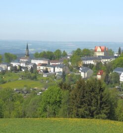 Campus-Bau statt Fünf-Sterne-Hotel in Schöneck - Blick auf Schöneck