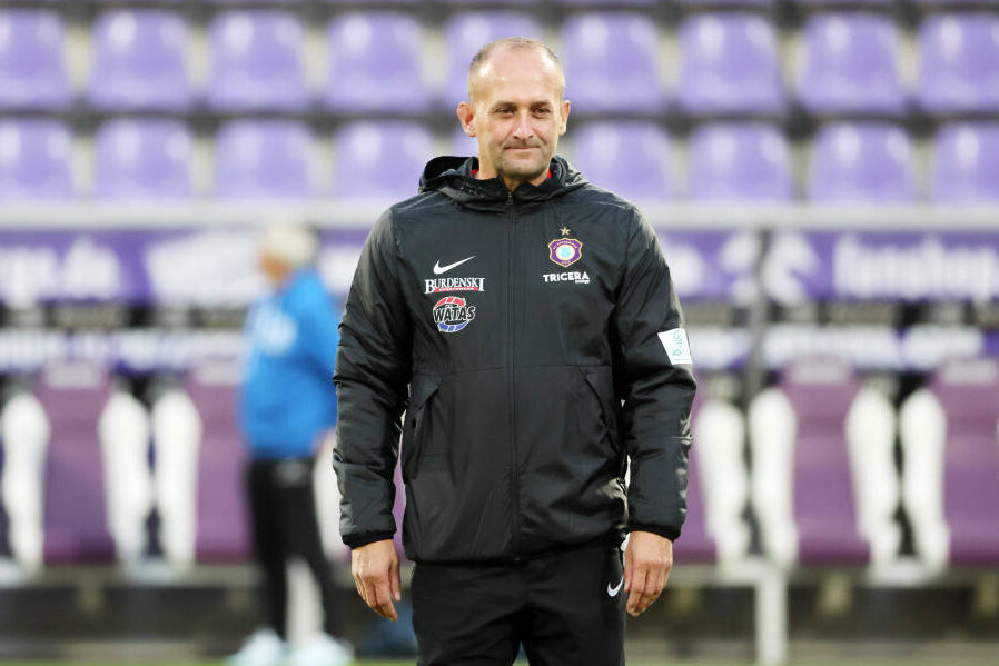 Carsten Müller bleibt Trainer des FC Erzgebirge Aue - Holte in den vergangenen drei Wochen drei Siege mit dem FC Erzgebirge Aue: Carsten Müller bleibt Trainer des Fußball-Drittligisten.