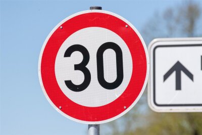 CDU stellt sich gegen Tempo-30-Initiative in Chemnitz - Die Grünen wollen durchsetzen, dass auf Chemnitzer Straßen Tempo 30 einfacher durchgesetzt werden kann.
