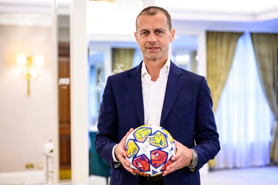 Ceferin sorgt sich um EM-Sicherheit: "Weltlage nicht ideal" - UEFA-Präsident Aleksander Ceferin sorgt sich bei der EM um die Sicherheit.