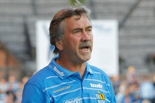 CFC-Trainer Gerd Schädlich ist wütend über die Stadionposse.
