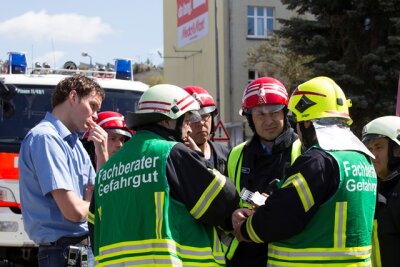 Chemie-Unfall im Stadtbad: 150 Besucher werden in Sicherheit gebracht - 
