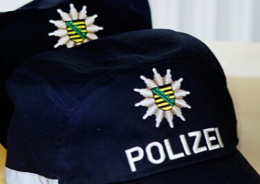 Chemnitz: 17- und 19-Jähriger mit Waffen erwischt - 