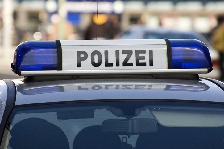 Chemnitz: 22-Jährige von Mann belästigt - 