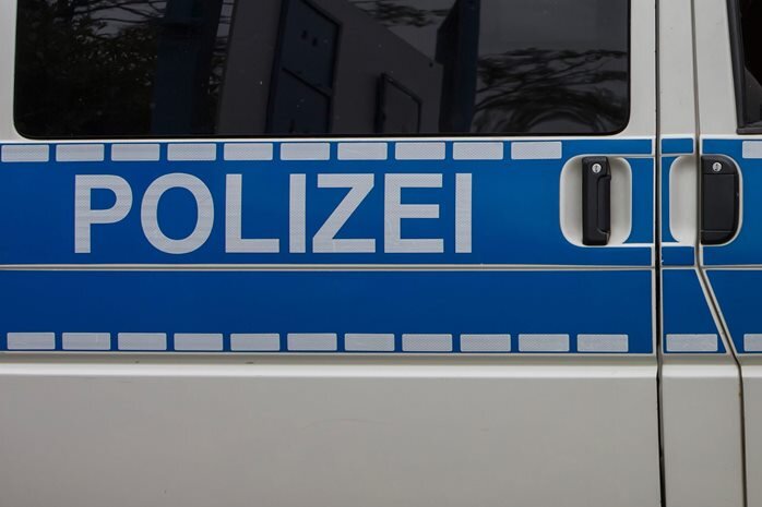 Chemnitz: 27-Jährige angegriffen und bedroht - Polizei bittet um Hinweise - 
