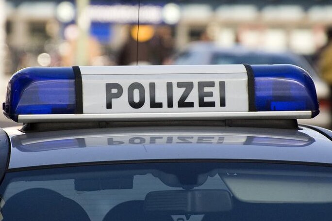 Chemnitz: 32-Jähriger mit Waffe bedroht - 