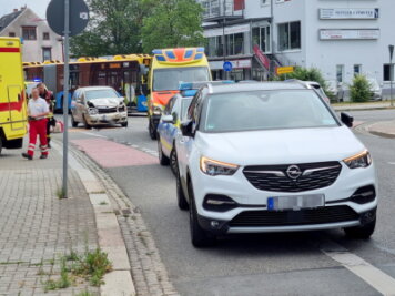 Chemnitz: Auffahrunfall an der Limbacher Straße - Ein Auffahrunfall hat sich am Mittwochmittag an der Totaltankstelle auf der Limbacher Straße ereignet.