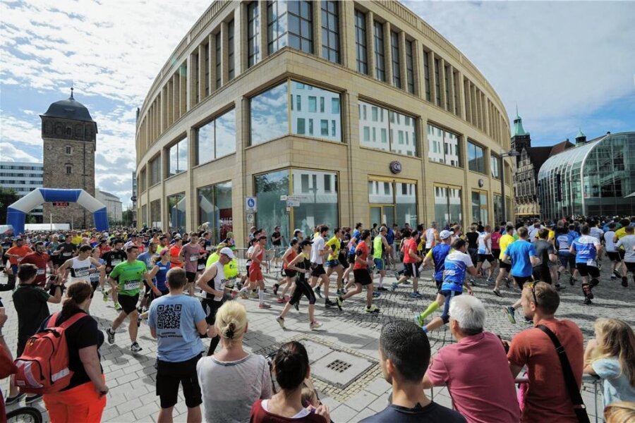 Chemnitz bekommt wieder einen Marathon - Zuletzt ging es 2016 auf der Langdistanz durch Chemnitz. 2025 ist der Europäische Kulturhauptstadt-Marathon geplant.