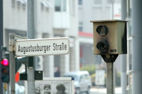 Chemnitz: "Blitzer" angezündet - 