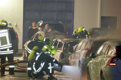 Chemnitz: Brand im Autohaus Liebhaber - halbe Million Euro Schaden - 