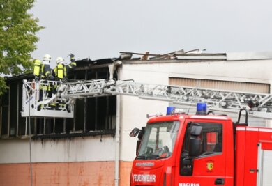 Chemnitz: Brand in Lagerhalle auf der Bernsdorfer Straße - 