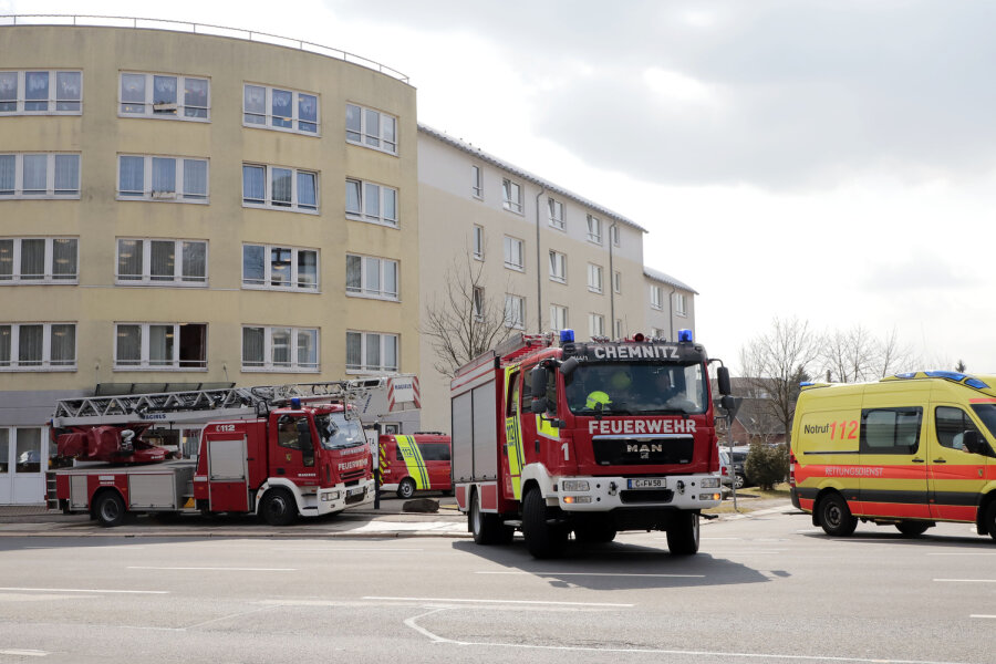 Chemnitz: Brand in Seniorenheim - eine Bewohnerin schwer verletzt - Noch vor Eintreffen der Feuerwehr konnten Mitarbeiter den Brand im Zimmer der Bewohnerin löschen.