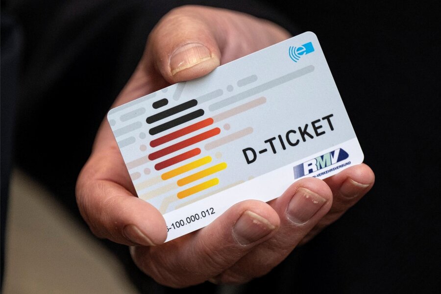 Chemnitz: CVAG will Chipkarte für Deutschlandticket einführen - Ab April gibt es das Deutschlandticket auch als Chipkarte bei der CVAG, ab Montag kann sie bestellt werden.