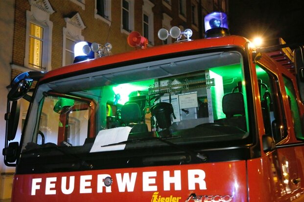 Chemnitz: Drei Brände in einer Nacht - Polizei geht von Brandstiftung aus - 